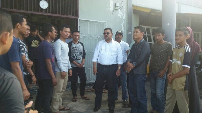 Kunjungi Mahasiswa Karimun di Pekanbaru, Bupati Minta Selalu Jaga Kekompakan 