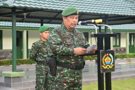  Kasrem 023/KS Awasi Prajurit Latihan PBB