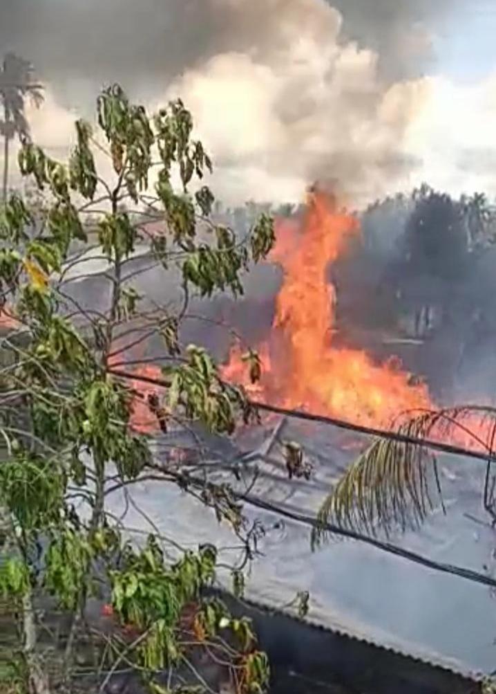 Pemilik Sedang Tidur Siang, Empat Rumah Warga Hangus Terbakar