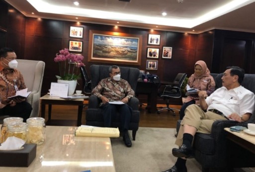 Temuai Menko Marvest, Gubri Bahas Hilirasi dan Replanting Sawit, Kelapa dan Karet