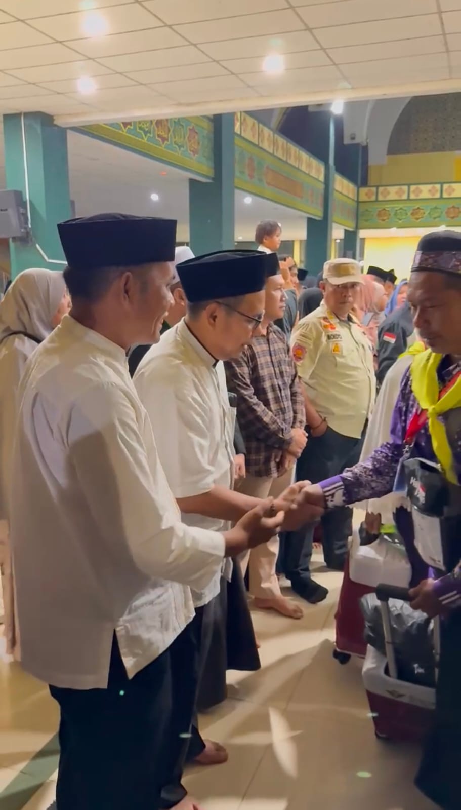 Pj Sekda Pelalawan Tengku Zulfan Lepas Jamaah Calon Haji Tahun 2025 Kloter 08, sebanyak 268 Orang