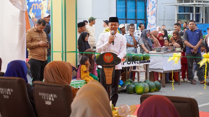 Resmikan Pasar Ramadhan 1445 H Dijalan Mawar, Bupati : Jangan Sampai Pedagang Ini Tidak Untung
