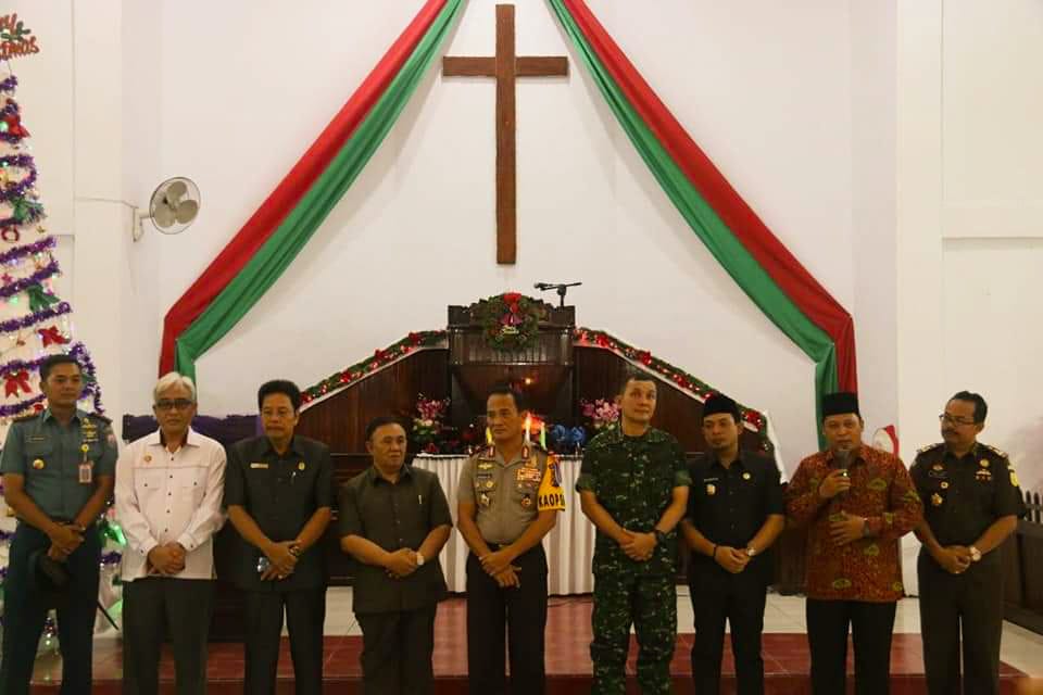 Kapolda Bersama Sekdaprov dan Wawali Tinjau 3 Gereja Bengkulu Yang Malaksanakan Ibadah Natal