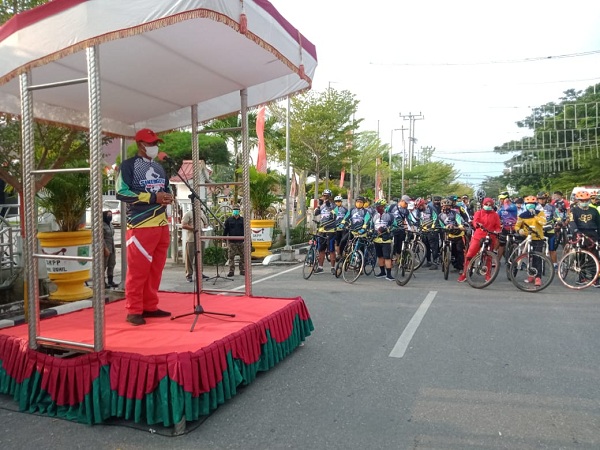 Bangun Sinegritas Pemda Dengan Instansi Vertikal, Bupati Lepas Peserta Gowes 