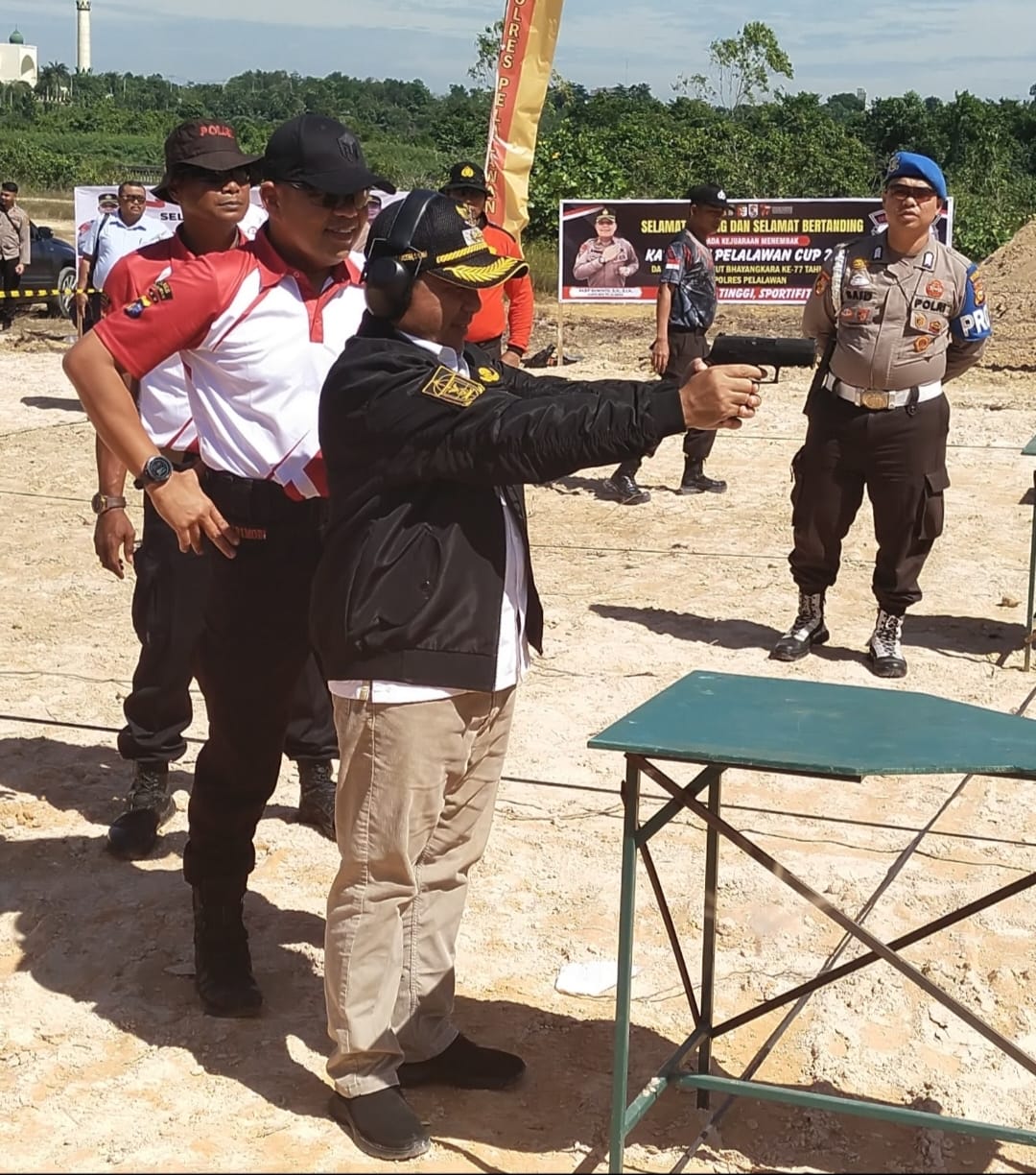 Kapolres Pelalawan Buka Kejuaraan Menembak