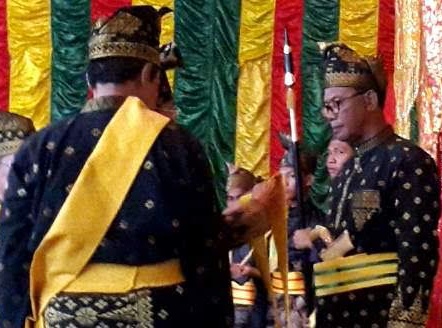 Bupati Suyatno Dianugerahi Gelar Keadatan