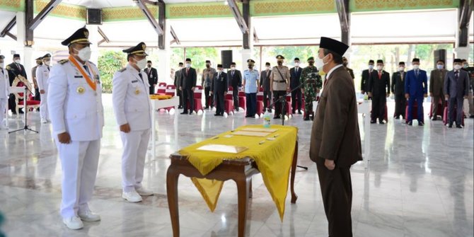 Lantik Bupati Siak dan Rohul,  Syamsuar Minta Perbanyak Tempat Isolasi Pasien Covid-19