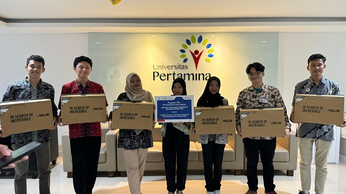 Dorong Prestasi Penerima Beasiswa, Pertamina Hulu Rokan Berikan Bantuan Laptop Kepada 10 Mahasiswa