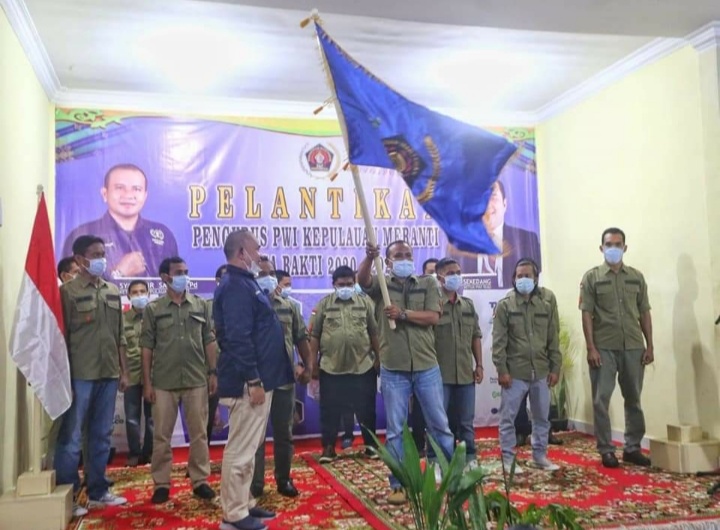Lantik Pengurus  PWI Meranti, Zulmansyah Minta Wartawan Berpedoman Pada UU Pers Melaksanakan Tugas