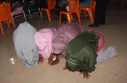 Pekerja Kopsa-M Sujud Syukur Gaji Ditalangi PTPN V