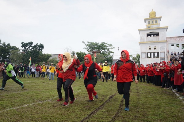 Perlombaan Rakyat Meriahkan HUT Rohil ke 22
