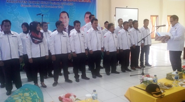 Lantik Pengurus PWI Rohul,  Zulmansyah : Masih Banyak Perangai Wartawan Seperti Preman