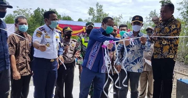 Bupati Irwan Resmikan Pemakaian Pelabuhan Berstandar Nasional di Desa Pelantai