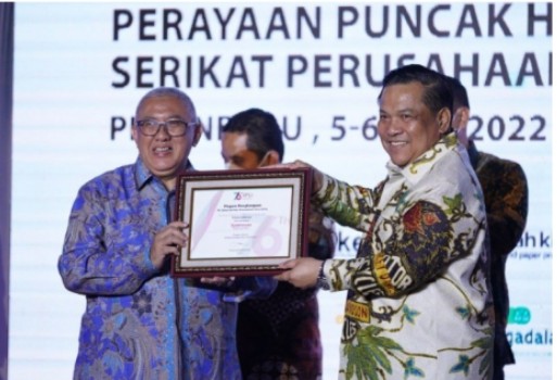 Bersama Anies Baswedan dan Ridwan Kamil Syamsuar di Nobatkan Pemimpin Terpopuler