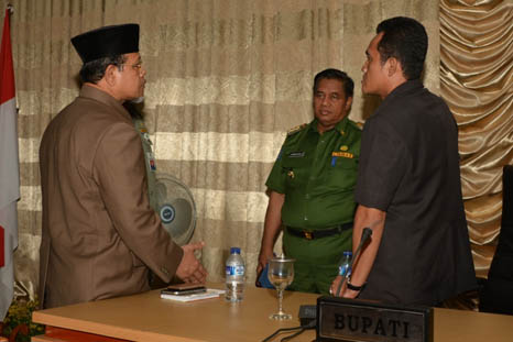 Pj Bupati Sampaikan RAPBD Bengkalis 2016 ke DPRD Rp4,8 Triliun, 
