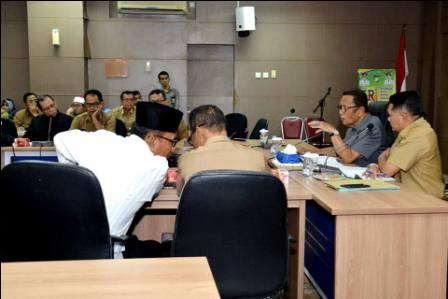 Pimpinan Rapat Persiapan MTQ ke 49, Bupati Minta Peserta Putra Daerah