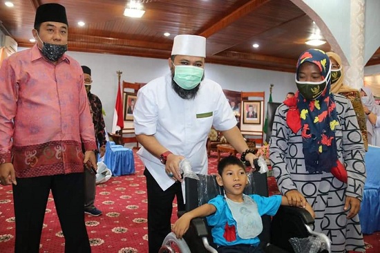 Pemkot Bengkulu Salurkan Bantuan Ke Kaum Disabilitas
