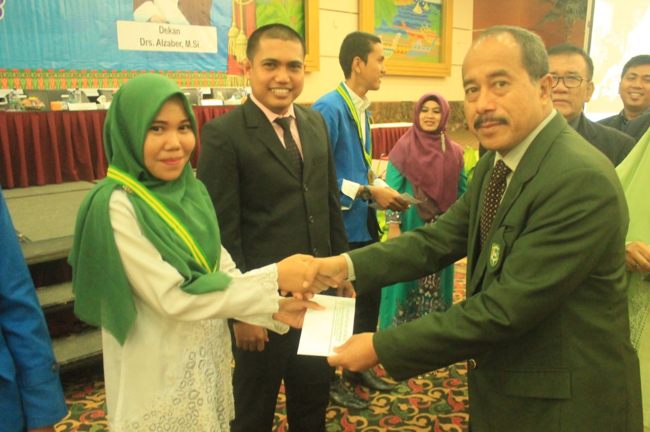 Tiga Fakultas di UIR Yudisium MahasiswaD alma dari Hukum Raih IPK Tertinggi 3,95