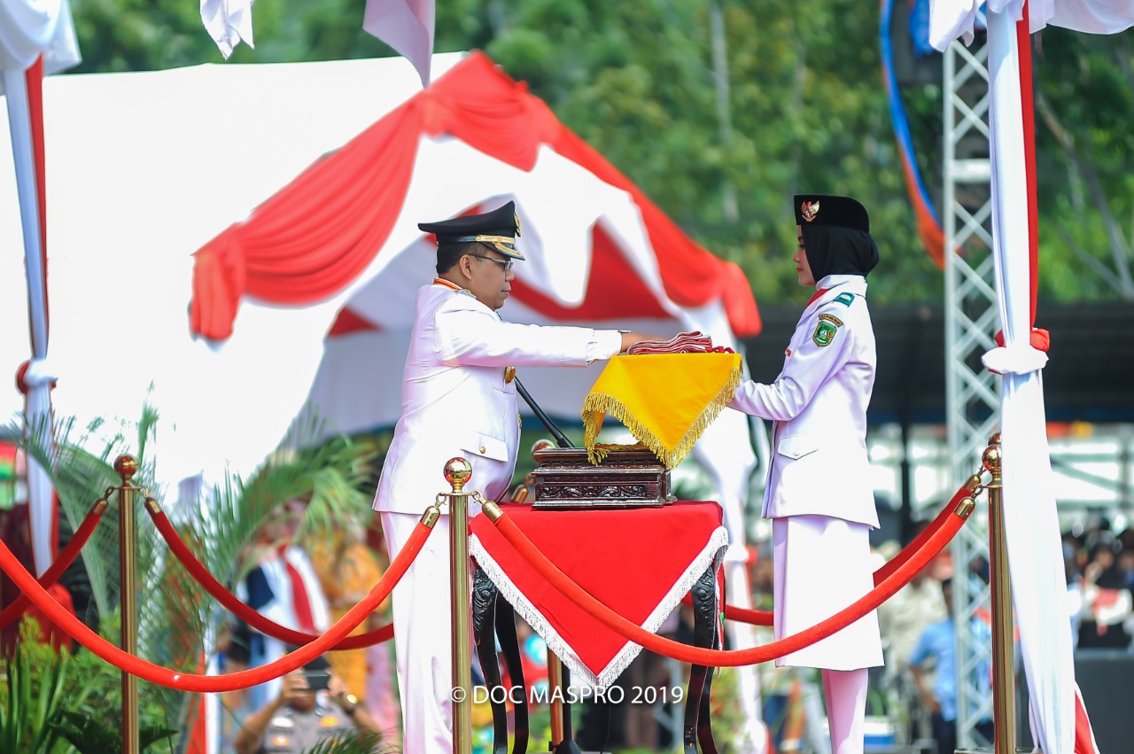 Bupati Meranti Inspektur Upacara HUT RI Ke-74 Tahun 2019, Ajak Masyarakat Teladani Perjuangan Pahlaw