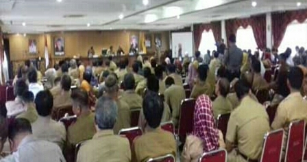 Plt Walikota Kukuhkan Tim Saber Pungli Pemko Pekanbaru 