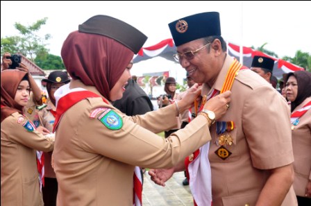 Wakil Bupati Karimun Terima Penghargaan Satya Lencana Melati