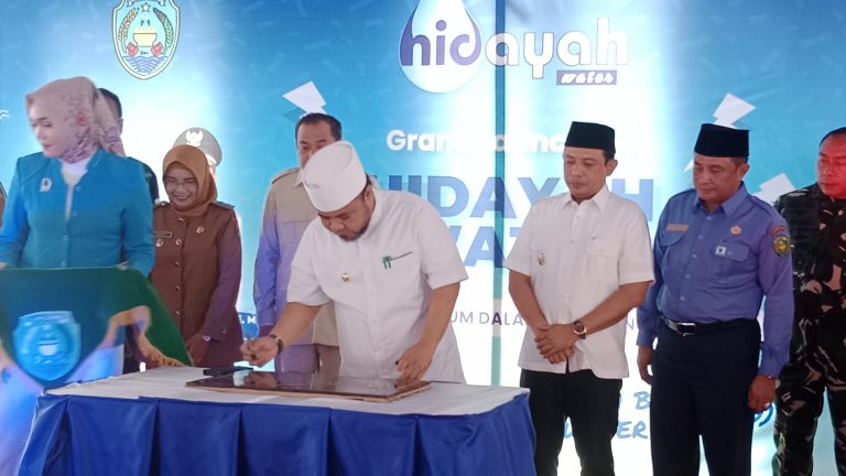 Walikota Bengkulu dan Dirut Perumda Tirta Hidayah Launching Air Dalam Kemasan PH 8+