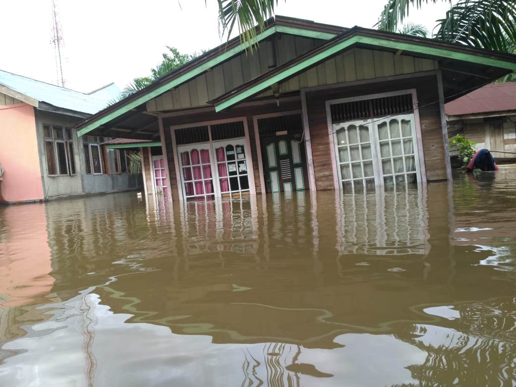 Ratusan Rumah di Buluh Cina Terendam, Hendri Domo Soroti Perhatian Pemerintah.