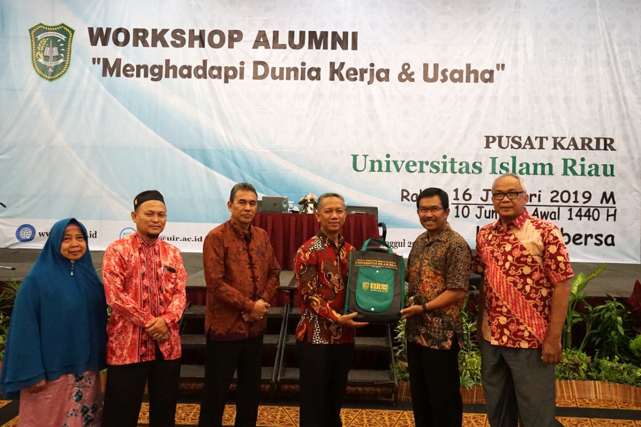 Ribuan Calon Wisudawan UIR Ikuti Workshop Hadapi Dunia Kerja