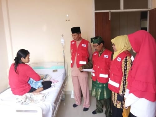 PMI Inhil Salurkan Bantuan Kepada Bayi Penderita Infeksi Paru-Paru