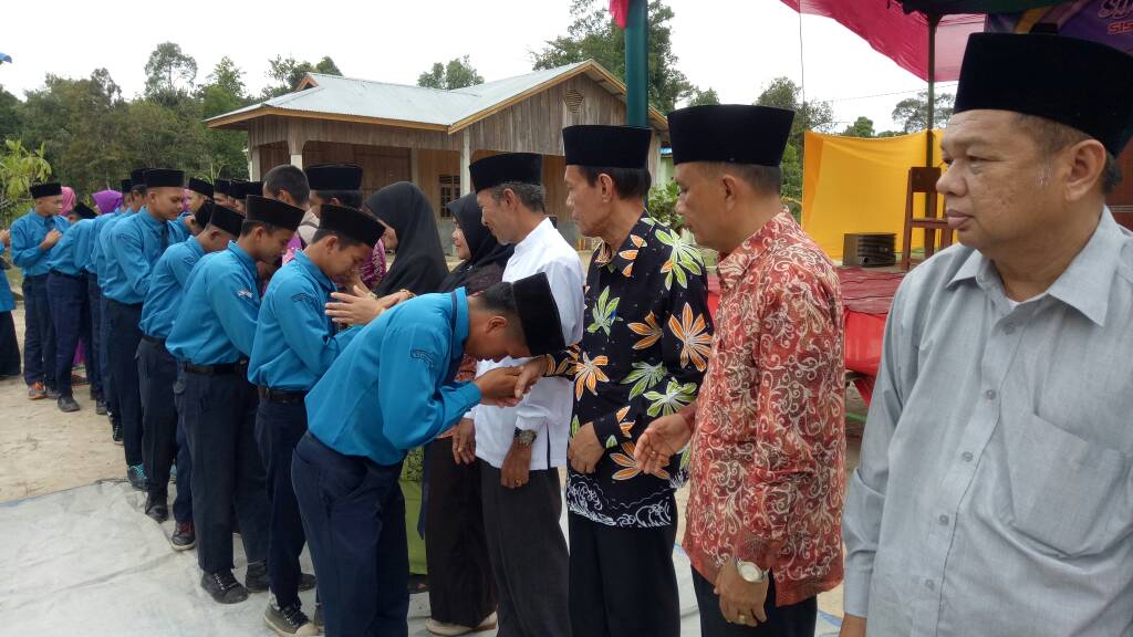 Wabup H.Zardewan : Perkuat Ilmu Agama, Kejar Cita-Cita Membangun Negeri