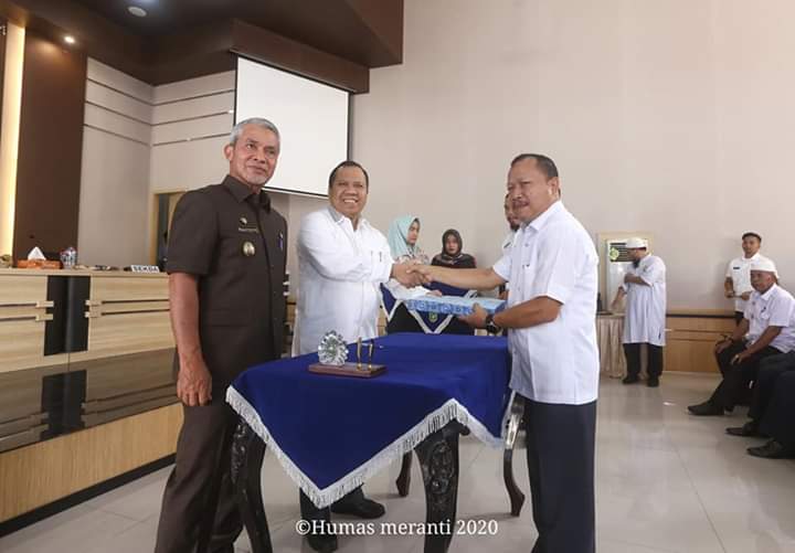 Bupati Meranti Serahkan DPA OPD Tahun 2020, Intruksikan Kepala OPD Percepat Realisasi Anggaran Gesa 