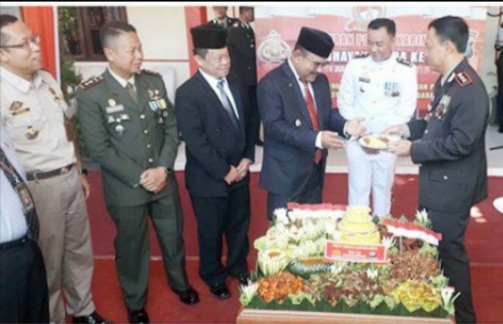 Bupati Karimun Irup Upacara HUT Bhayangkara ke 73