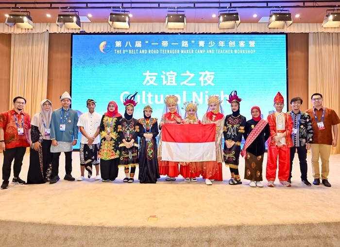 Hebat! Guru dan Siswa SMPN 8 Pekanbaru Cetak Prestasi Internasional Bidang STEM di China