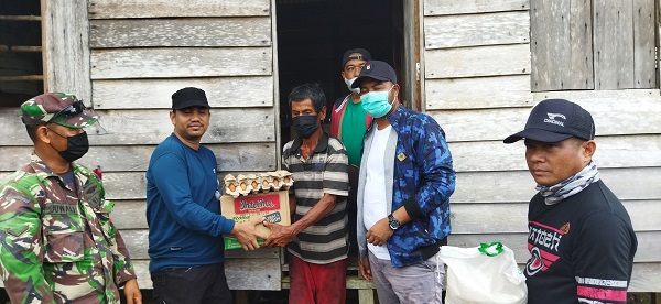 Pemerintah Salurkan Bantuan Sembako Kemasyarakat Pedalaman Rohil