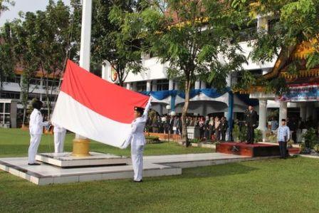 Pimpin  Upacara Hardiknas 2017, Edwar Sanger  : wujudkan Pendidikan Yang Merata dan Berkulaitas