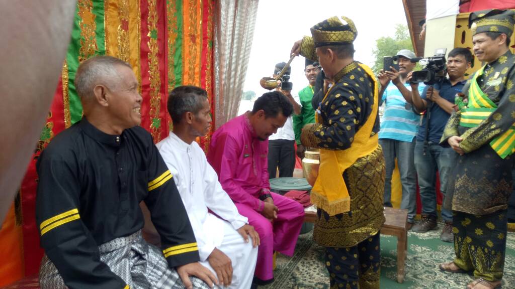 Bupati H.M.Harris Hadiri Balimau Kasai Potang Mogang di Langgam