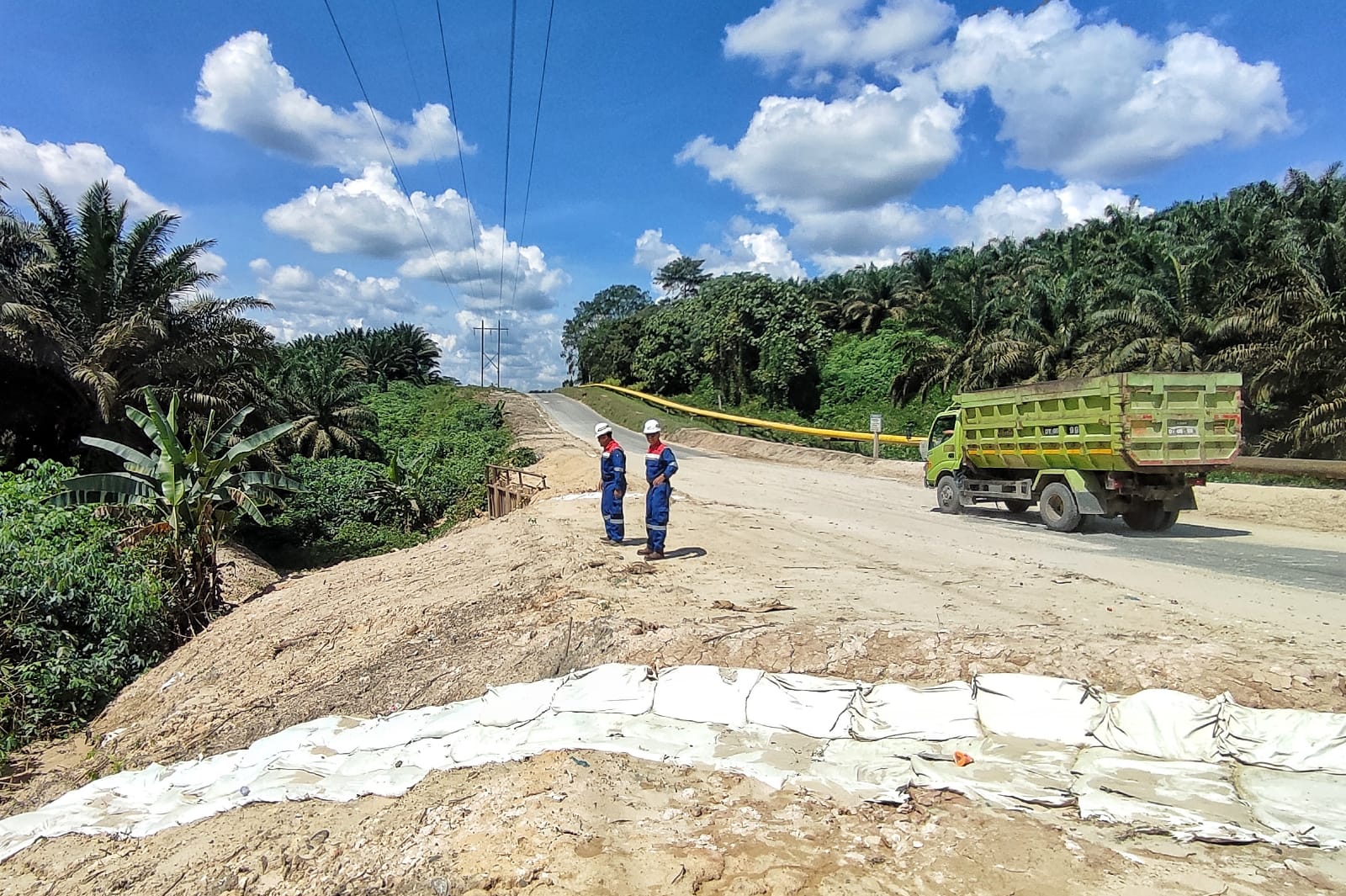 Gerak Cepat PHR Perbaiki Polongan  Jalan Rusak dan Nyaris Longsor di Libo Kandis
