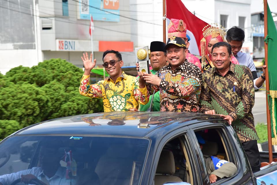 Piala Adipura Diarak Keliling Kota Bangkinang