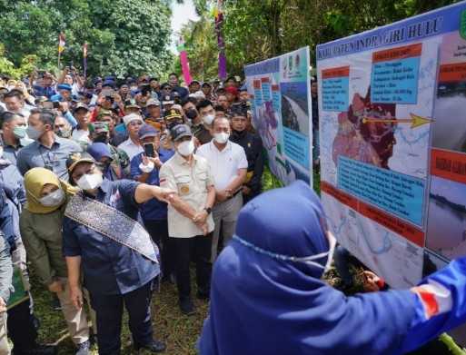 Menteri LHK Tanam Pohon di Inhu, Dukung Pemberdayaan Suku Talang Mamak dan Melayu Tua