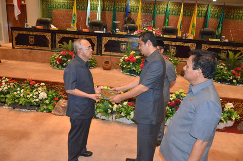 Dalam Sehari, DPRD Riau Tuntaskan Tiga Agenda Paripurna Sekaligus