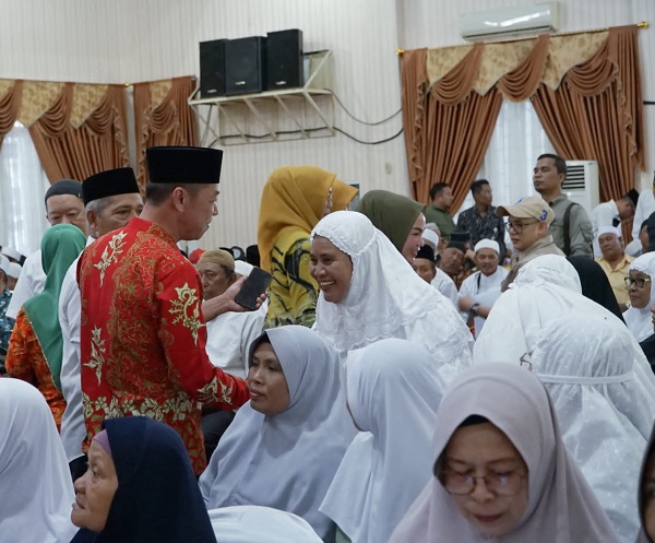 Bupati Afrizal Sintong Ingatkan Calon Jamaah Haji Jaga Kesehatan