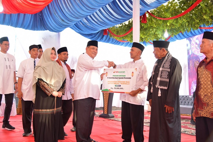  Penuh Berkah, Pj Gubri dan Bupati Kasmarni Safari Ramadhan di Kecamatan Pinggir