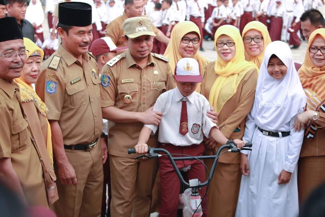 Siswa SDN 74 Terima Bantuan GPS