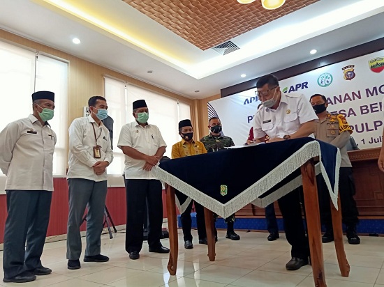 Bupati Siak Bersama RAPP Teken Kerjasama Program Desa Bebas Api