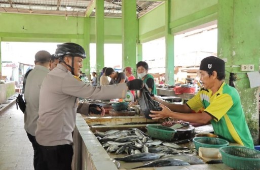 Cara Kapolres Menyapa dan Mendengar Keluh Kesah  Masyarakat