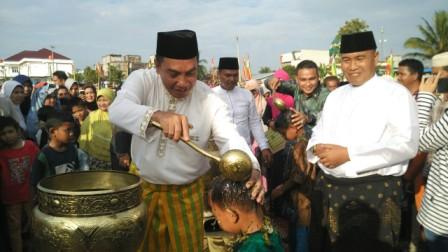Bupati Rohul Harapkan Tradisi Mandi Balimau Dilestarikan