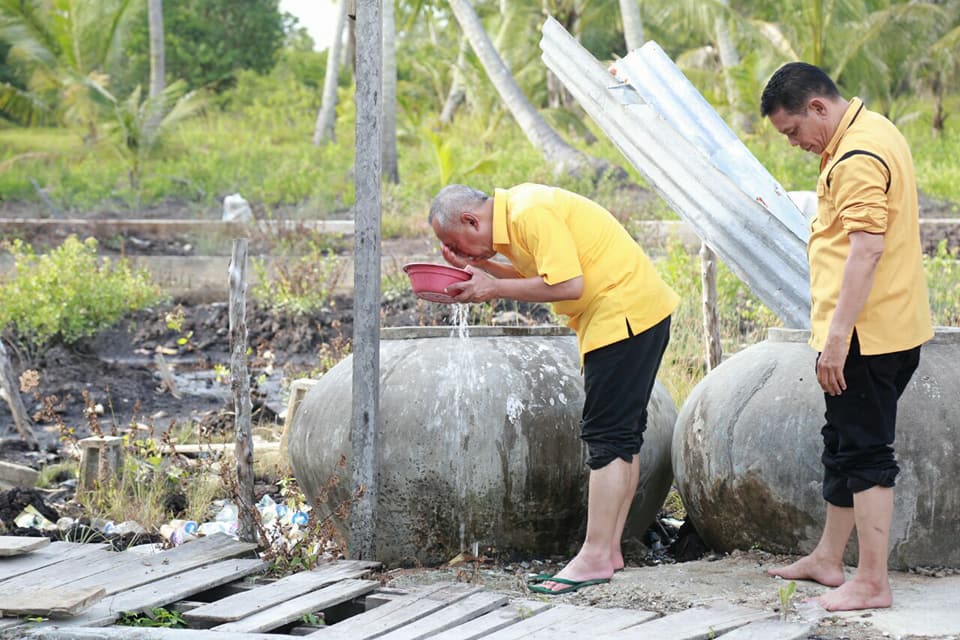 Pasangan AYO Komit Sediakan Air Bersih untuk Masyarakat Meranti