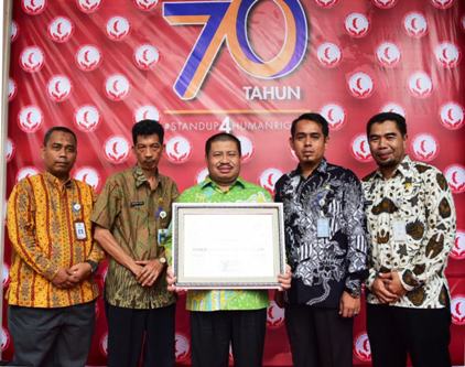 Bupati Bengkalis Terima Penghargaan Peduli HAM