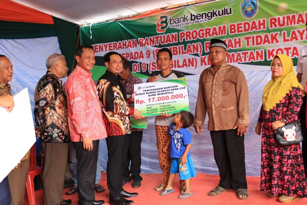 Sembilan Rumah Tidak Layak Huni Terima CSR dari Bank Bengkulu
