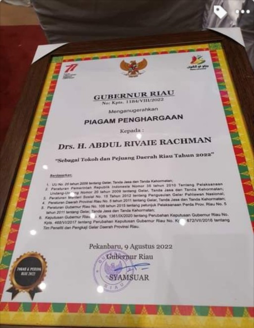 Di HUT ke-65, Pemprov Riau Berikan Penghargaan Untuk 12 Tokoh Riau